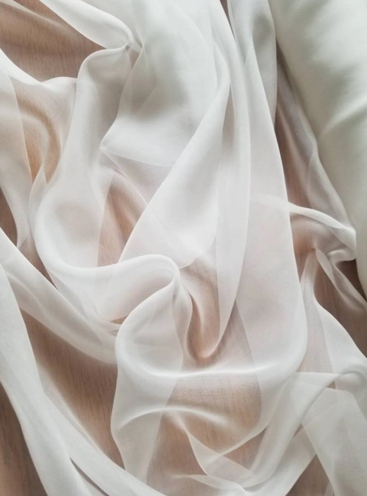 Samarah’s Flowy Fantasy-Inspired Dress